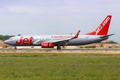 Jet2航空當班機長暈倒 機上休班機長伸援手緊急備降-海運費