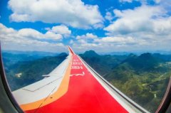 ARJ21新增105架訂單 三大航分別引進35架-上?？者\公司