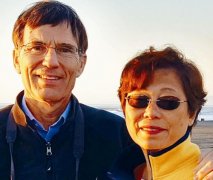 美聯航再現粗暴待客事件 華人婦女被無理趕下機
