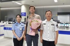 浦東機(jī)場(chǎng)衛(wèi)星廳迎來(lái)首批出入境中轉(zhuǎn)旅客：這樣轉(zhuǎn)機(jī)方便多了！-香港國(guó)際快遞