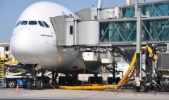 迪拜國際快遞首都機場全面推行靠橋航班使用APU替代設備