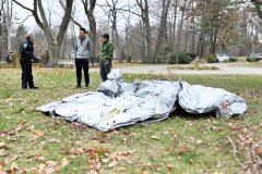 澳洲國際國際快遞-離奇！達(dá)美航空客機(jī)滑梯從空中掉落（附圖）