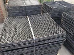 安平鍍鋅鐵絲網電焊網片廠家的安裝細節
-諾?？撕＿\費