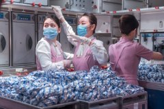  圖：吉祥航空客艙乘務(wù)人員春運(yùn)期間做好服務(wù)保障工作 為響應(yīng)國(guó)家鼓勵(lì)就地過(guò)